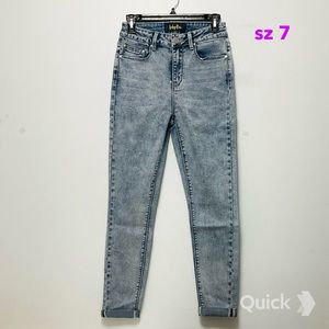sz 7 - New Indigo Rein Skinny Jeans